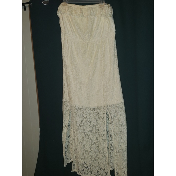 Beautiful lace maxi dress - Picture 1 of 2